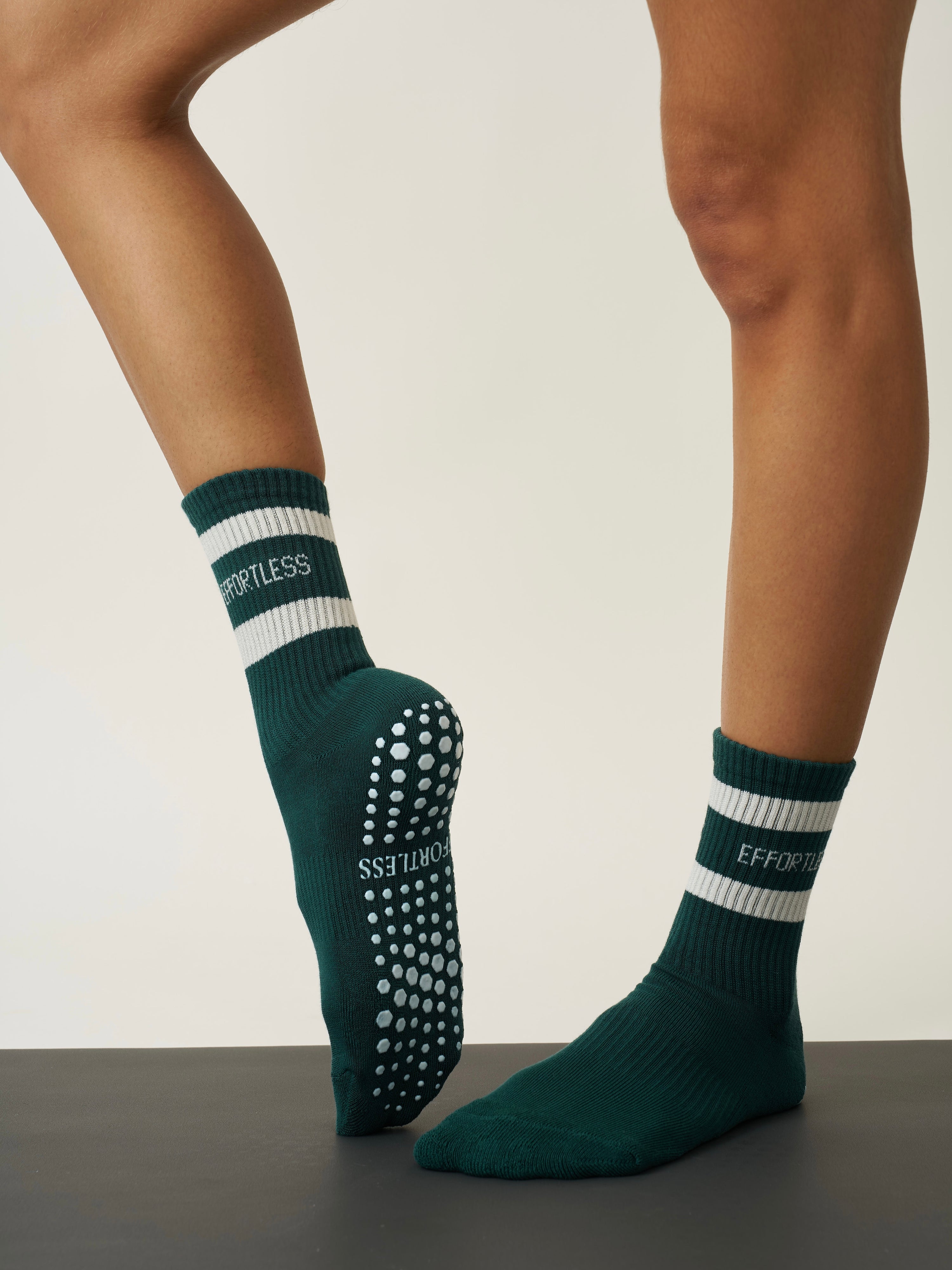 😌 Effortless Club Signature Grip Sock