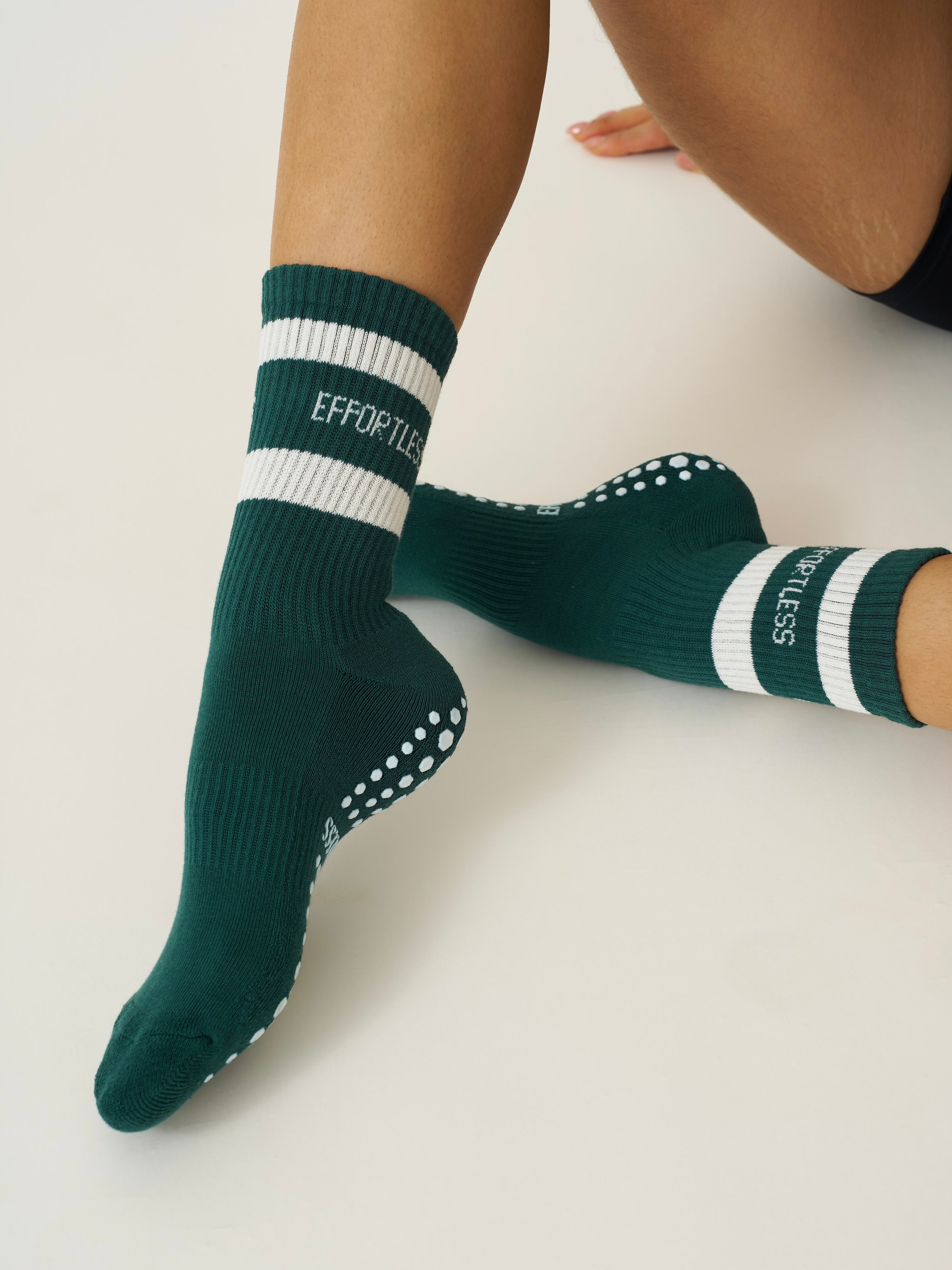 😌 Effortless Club Signature Grip Sock
