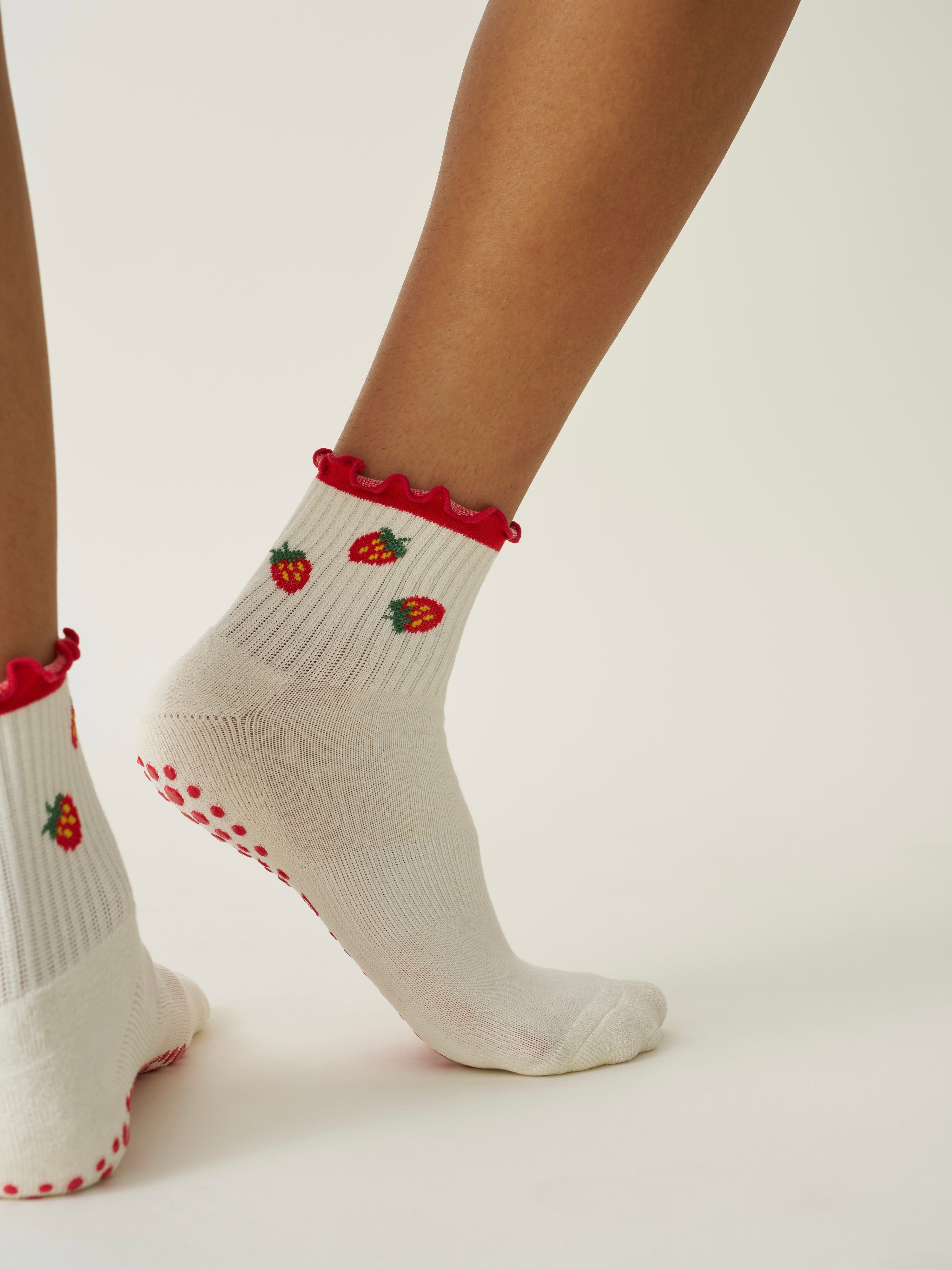 🍓 Strawberry Ruffle Grip Sock