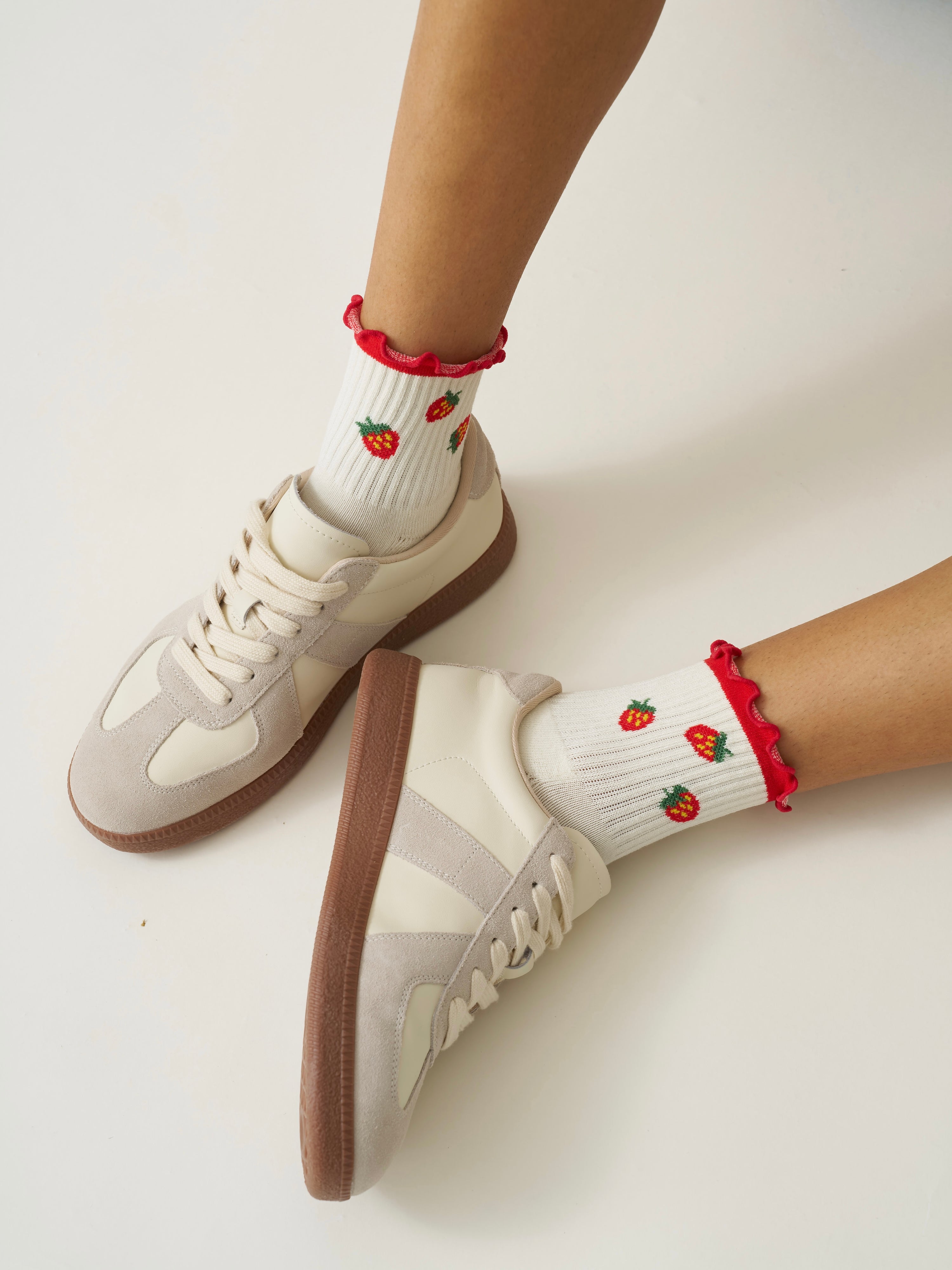 🍓 Strawberry Ruffle Grip Sock