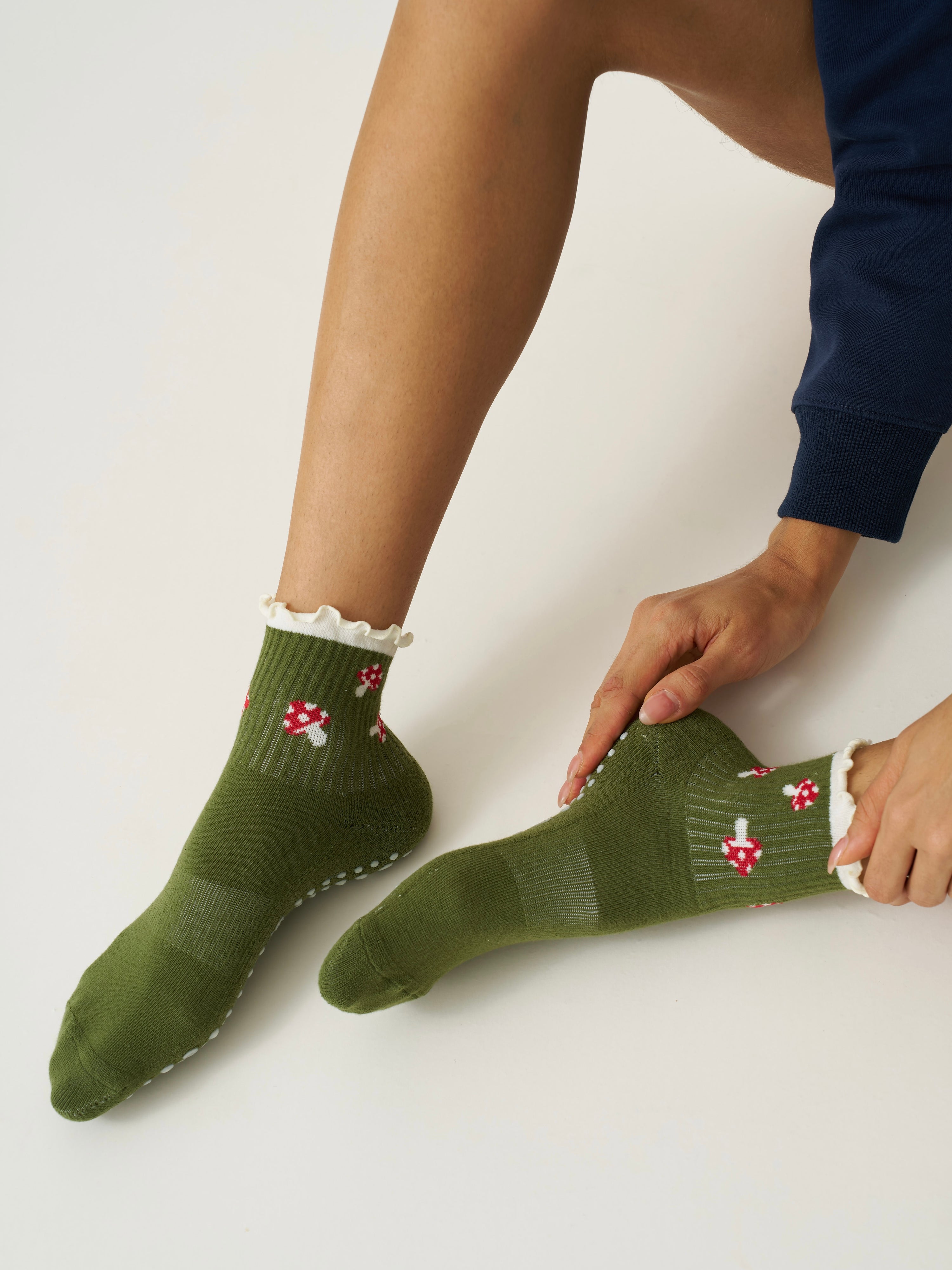 🍄 Mushroom Ruffle Grip Sock