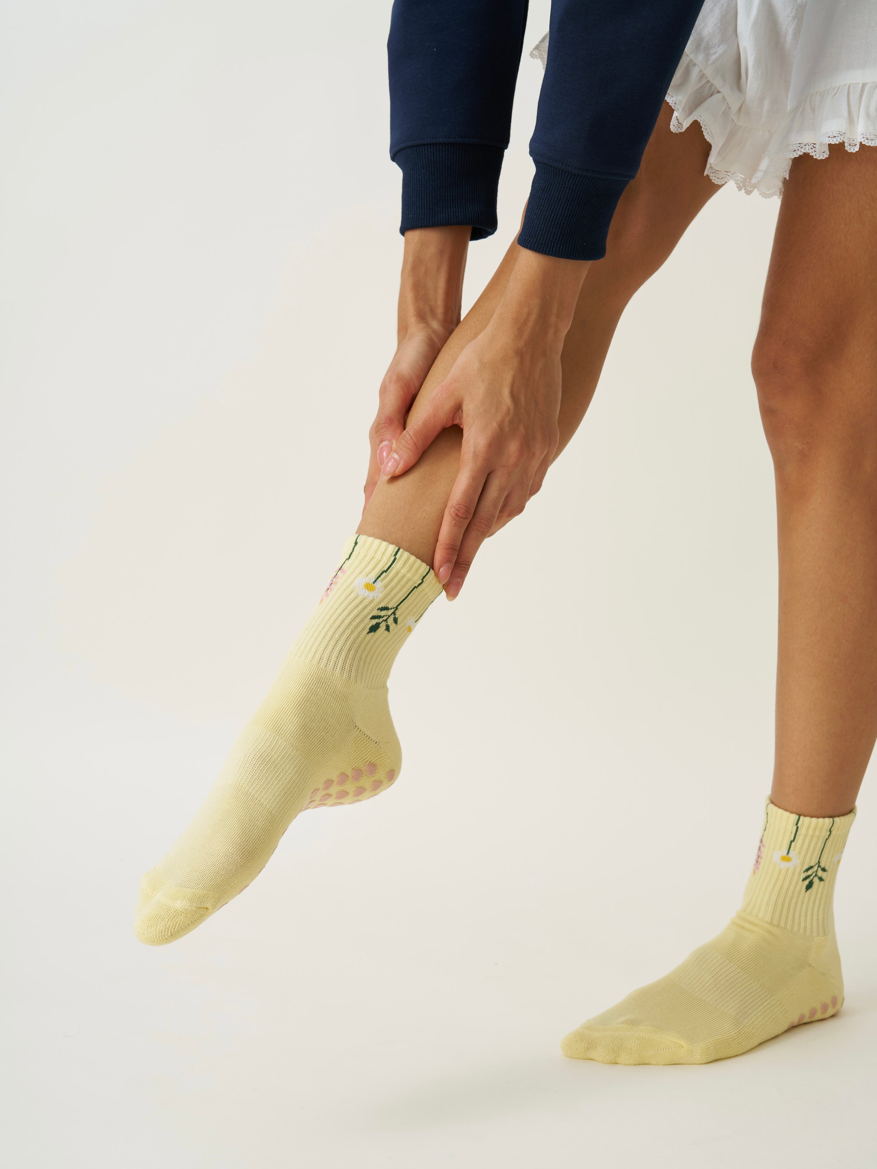 🌿 Flower Stem Grip Sock