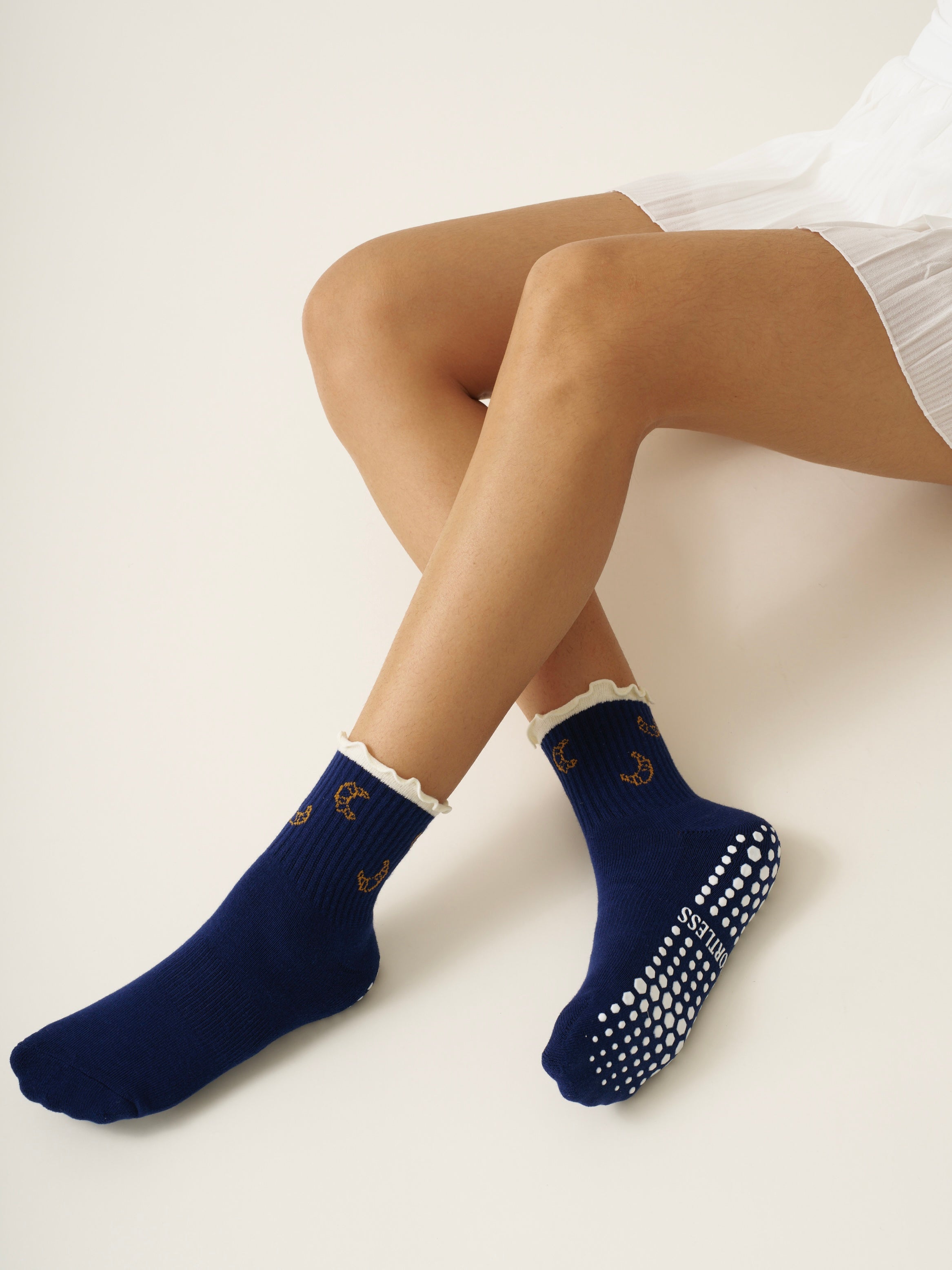 🥐 Croissant Ruffle Grip Sock