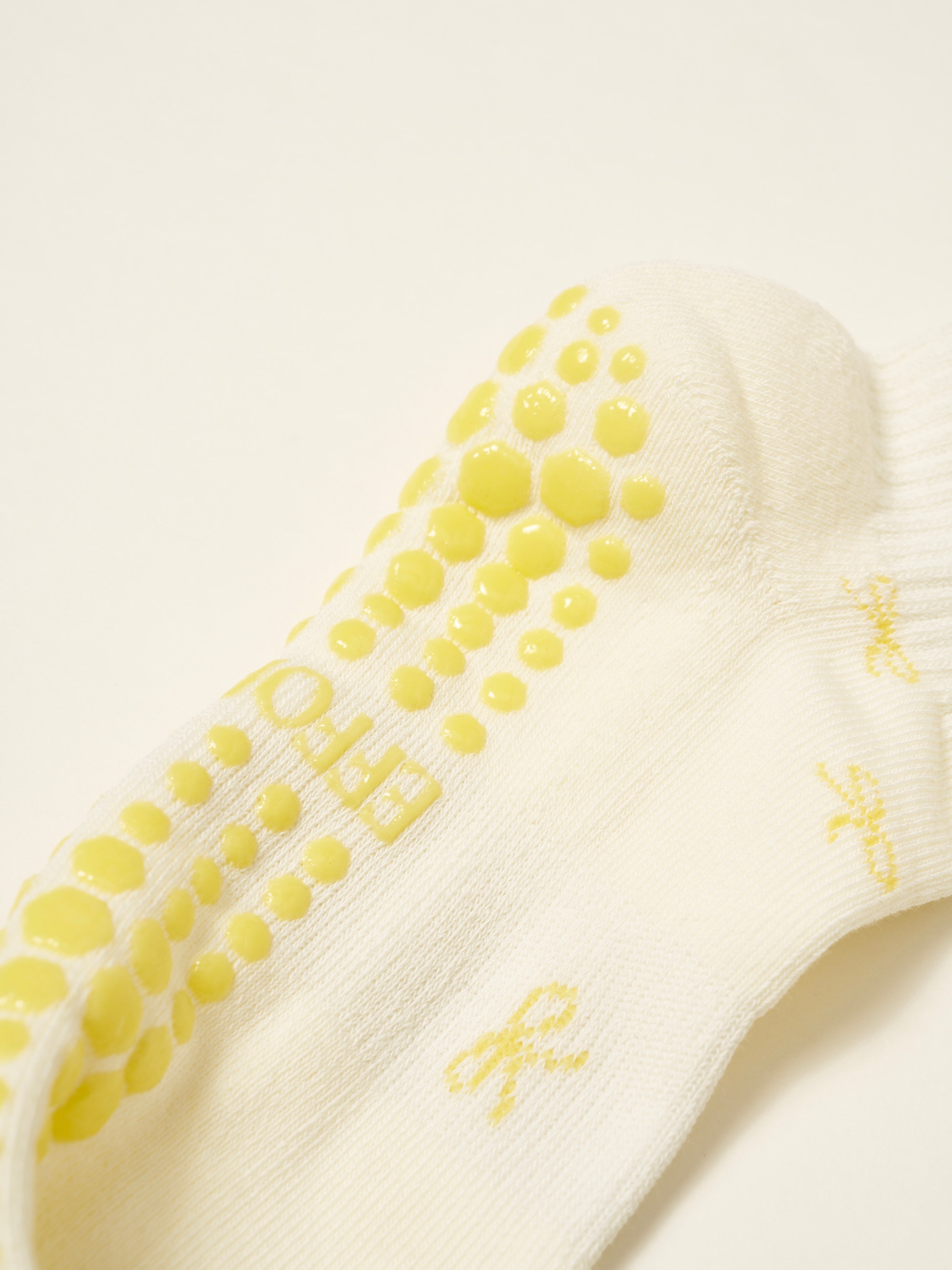 🎀 Mini Bow Petal Grip Sock [Butter]