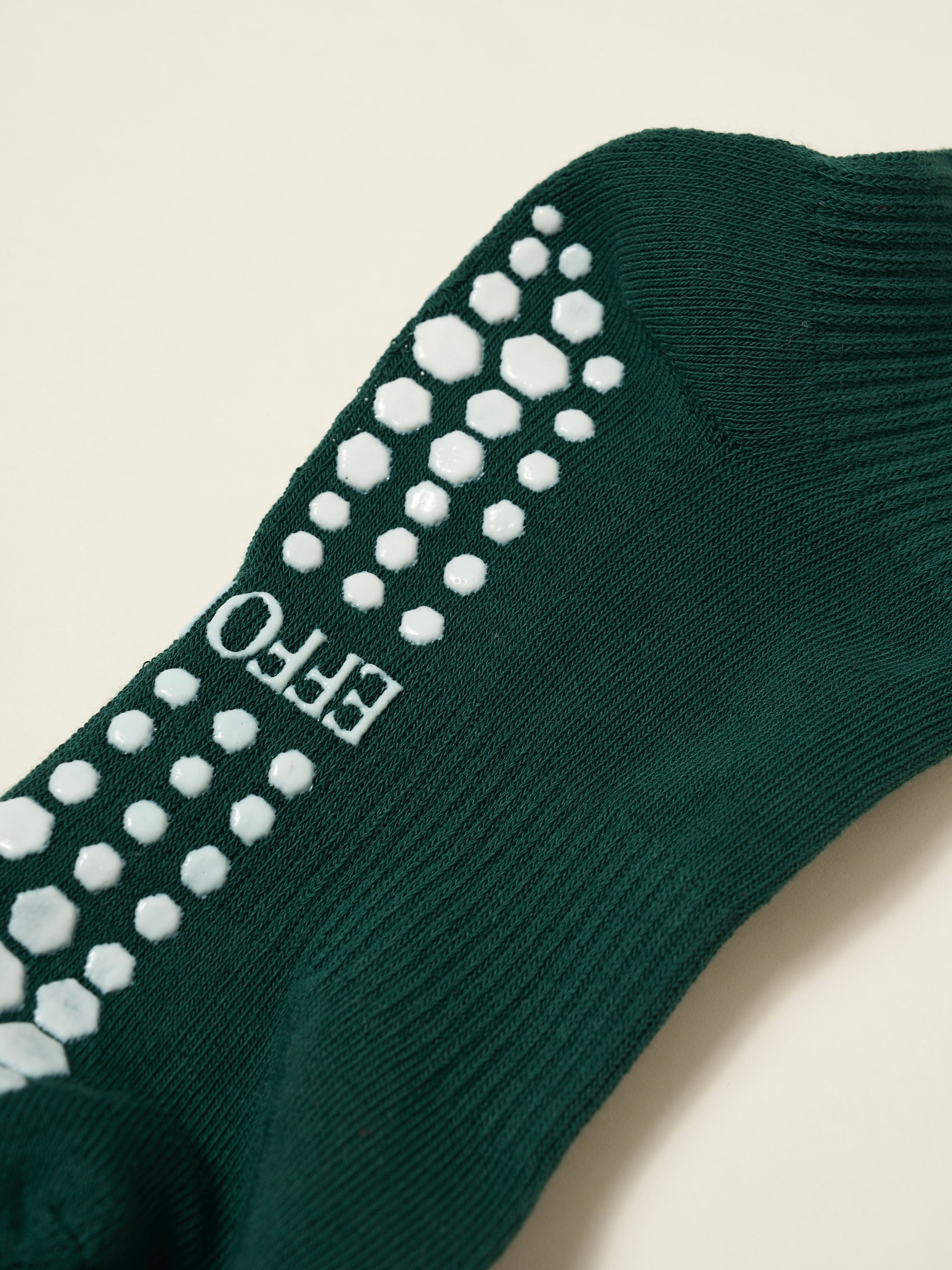 😌 Effortless Club Signature Grip Sock