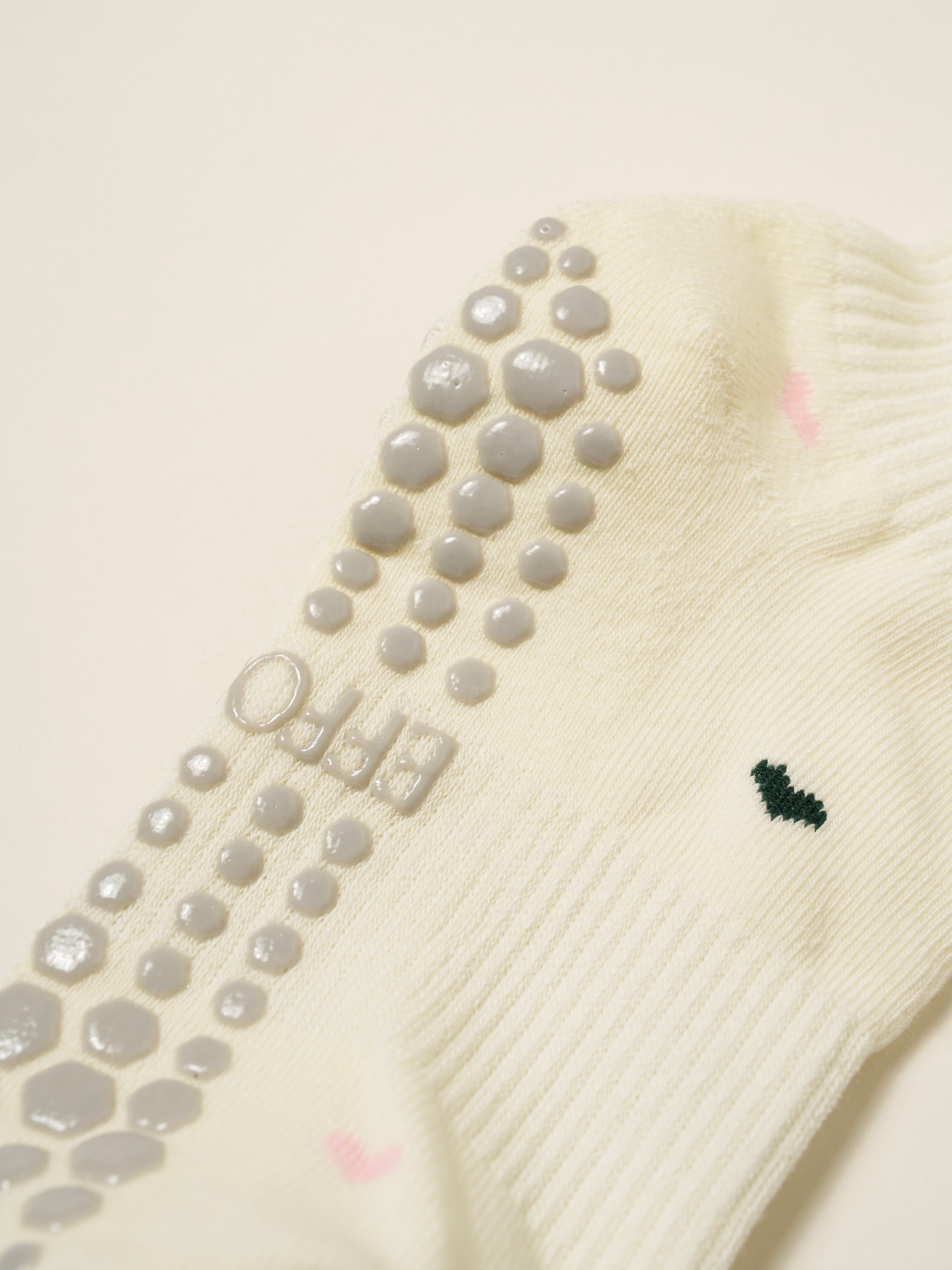 💕 Cropped Crew Grip Sock - Mini Heart