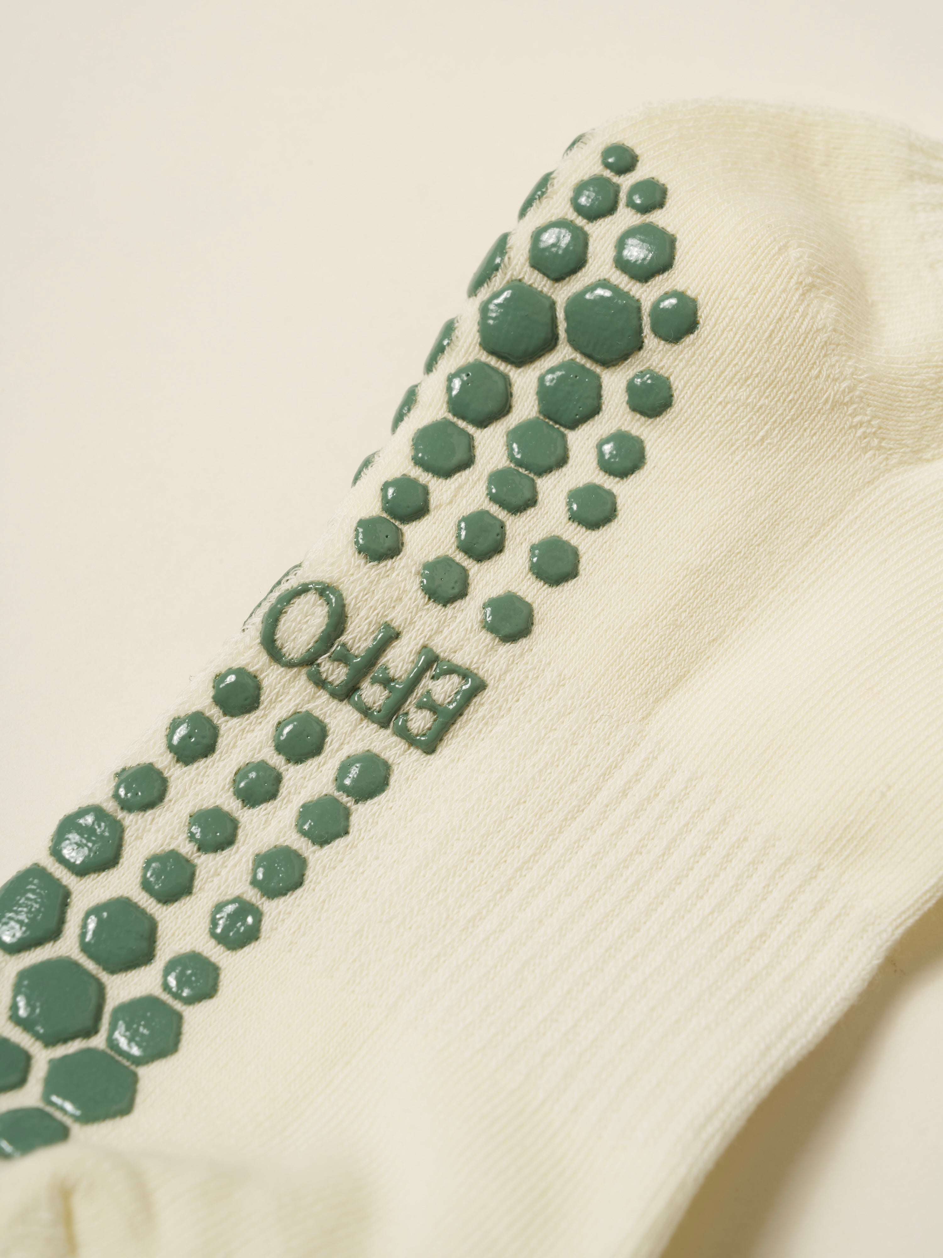 🎄 Cropped Crew Grip Sock - Garland