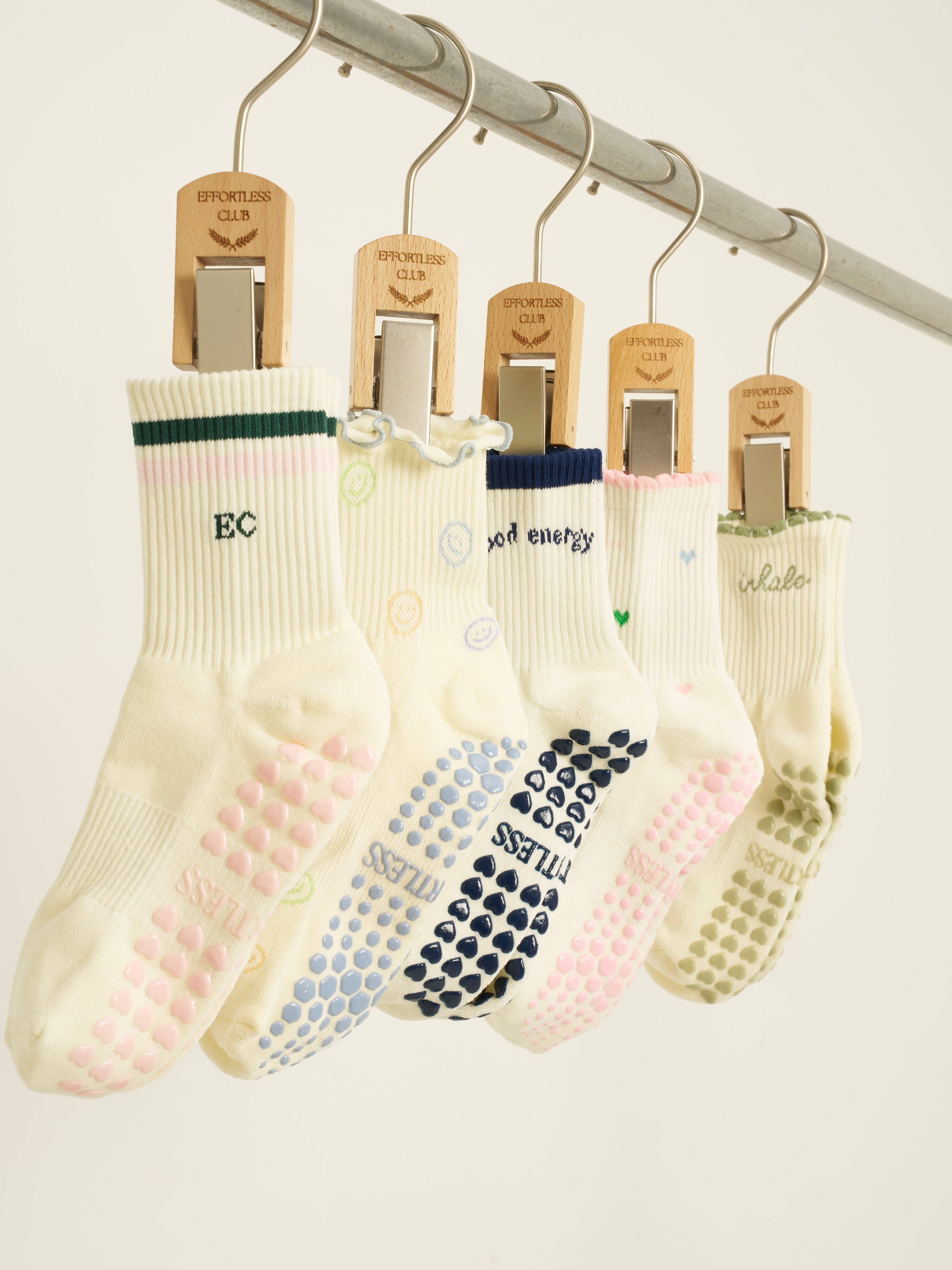 🧦 Effortless Club Wooden Sock Hanger