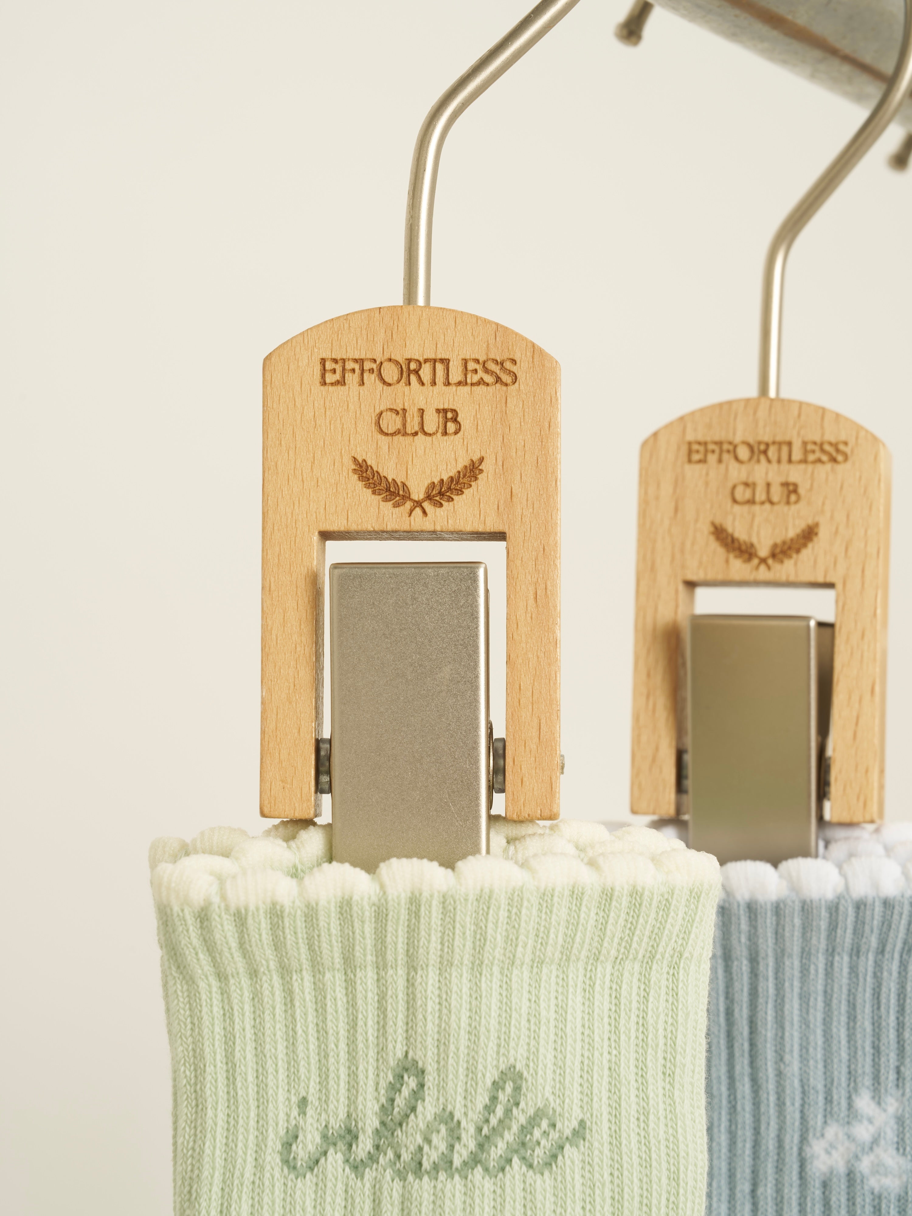 🧦 Effortless Club Wooden Sock Hanger